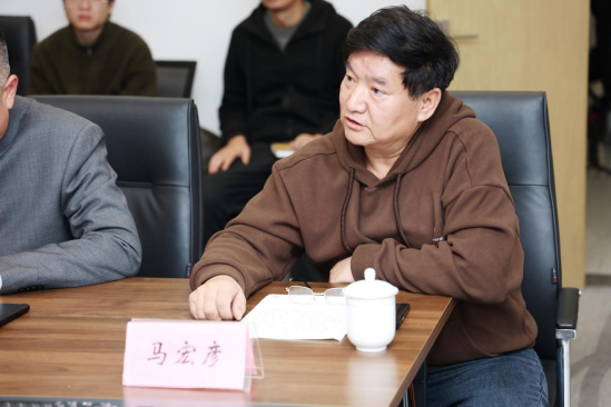 丝绸之路——杨晓阳丝路四十年好意思术创作暨文件展（新疆站）在新疆好意思术馆开幕