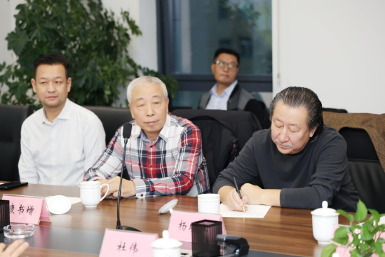 丝绸之路——杨晓阳丝路四十年好意思术创作暨文件展（新疆站）在新疆好意思术馆开幕